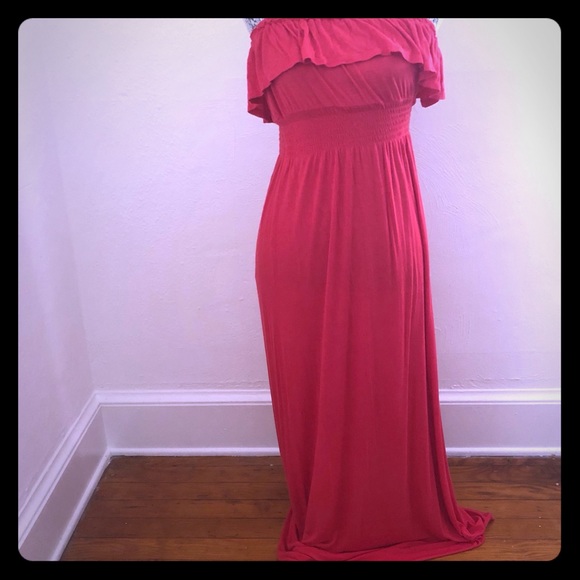 Dresses & Skirts - ✨3/$15 SALE, Xai Strapless Maxi Dress✨